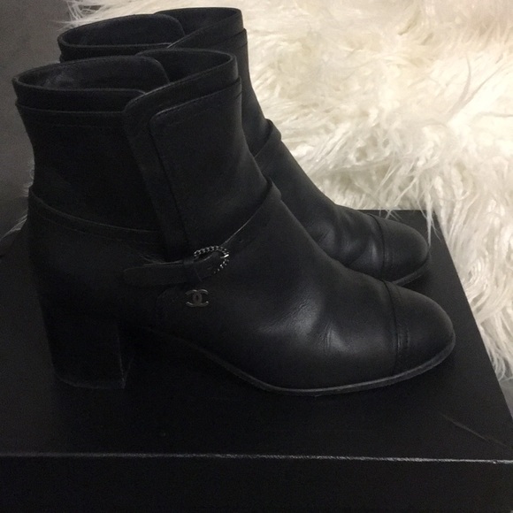 CHANEL CHANEL CHANEL!! Black boots! 😍❤️ - Picture 6 of 7